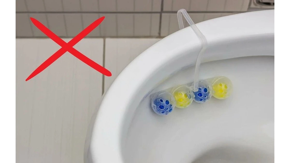 Cómo colgar el ambientador del inodoro correctamente: el truco que pocos conocen