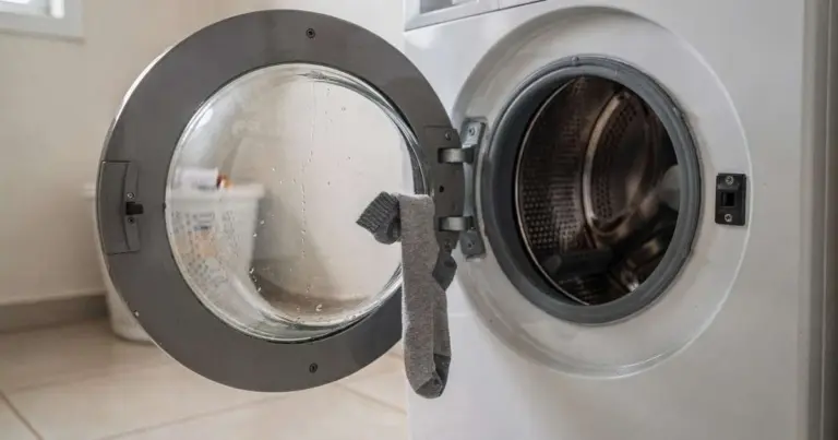 El Misterio de las Medias Desaparecidas: ¿A Dónde Van en la Lavadora?