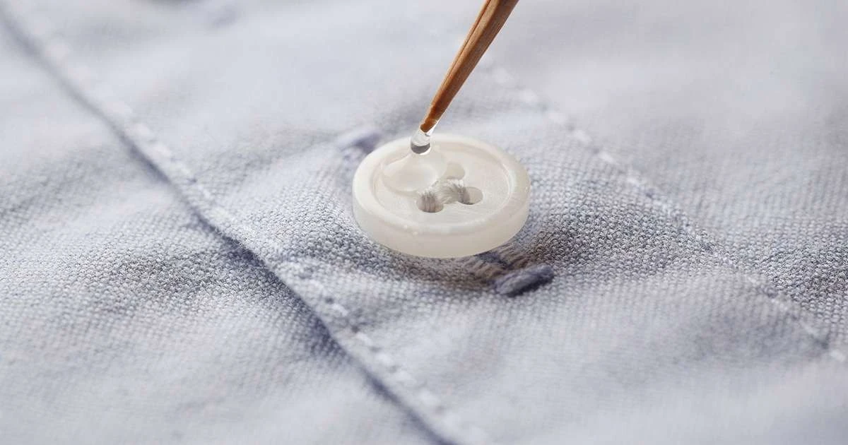 El Secreto Infalible: Cómo Usar Esmalte para Que Tus Hilos de Costura No se Deshilachen