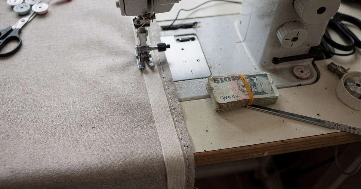 El truco del billete de goma para que tus costuras queden perfectas