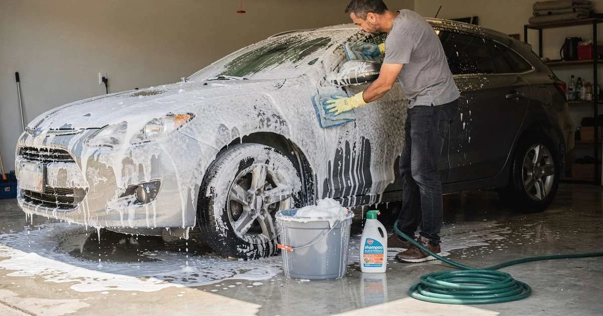 La lavada de autos de fin de semana puede pagar la mensualidad de tu coche