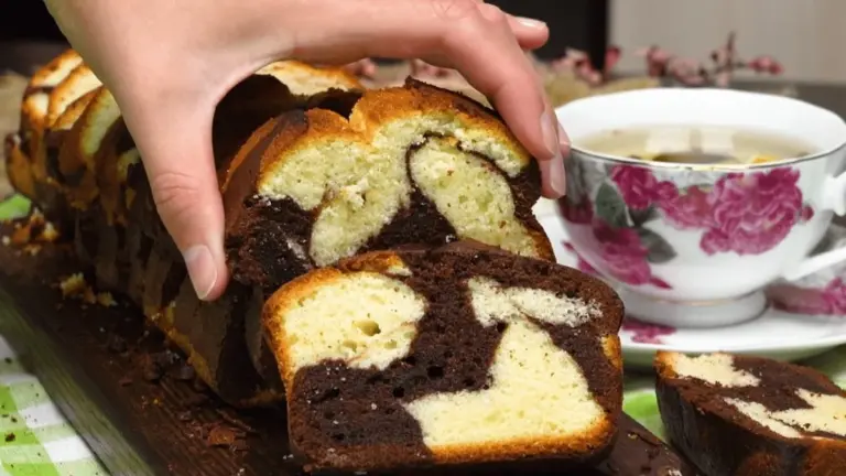 Mi suegra no creyó que estos pastelitos veganos se hicieran sin batidora: listos en 20 minutos y esponjosos como nubes