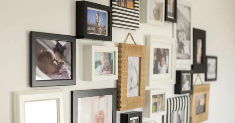 Adiós a los cuadros en el pasillo: la tendencia de diseño que está transformando los hogares