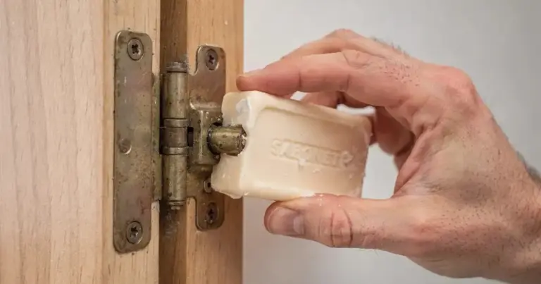 Adiós chirridos: 3 trucos caseros para silenciar puertas y gavetas en minutos