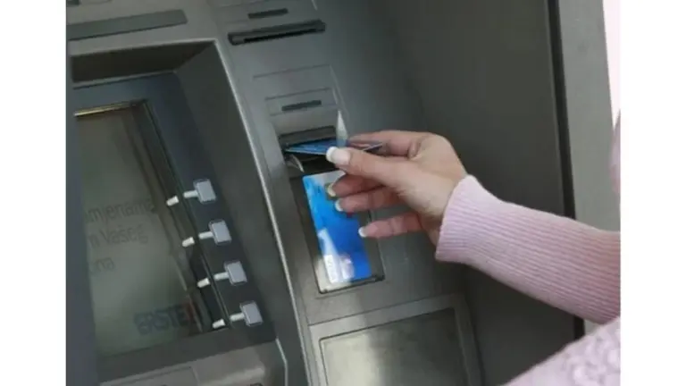 ¿Cuánto dinero deberías tener en tu cuenta corriente? La cifra que te sorprenderá