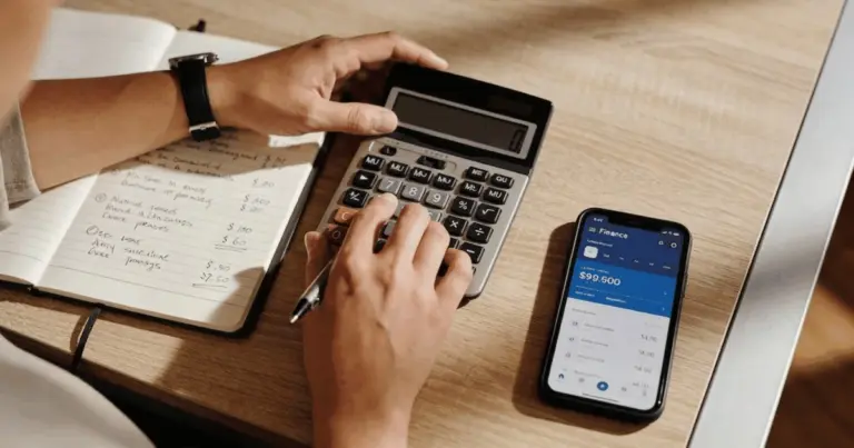 ¿Cuánto necesitas ganar al día para alcanzar los 4000 reales al mes?