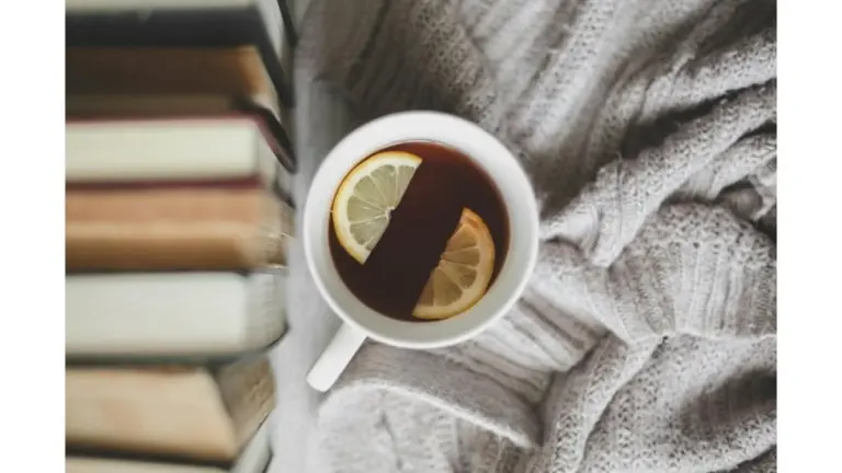 El momento exacto para añadir limón a tu té y duplicar su vitamina C