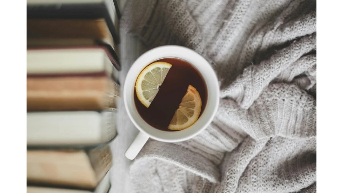 El momento exacto para añadir limón a tu té y duplicar su vitamina C