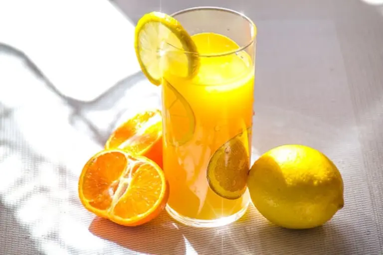 El momento perfecto para beber jugo de naranja (y cuándo evitarlo a toda costa)