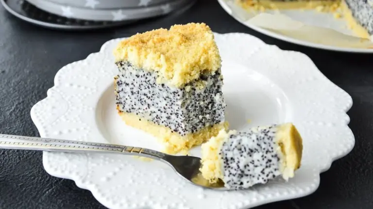 El pastel de requesón y amapola que parece de lujo pero se hace en minutos