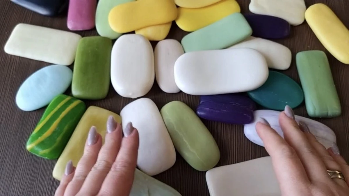 El truco de la abuela: guarda los restos de jabón en el congelador para estos 3 usos clave