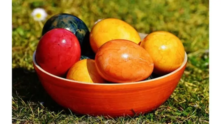 Huevos de Pascua únicos: la sabiduría ancestral que tiñe tus tradiciones