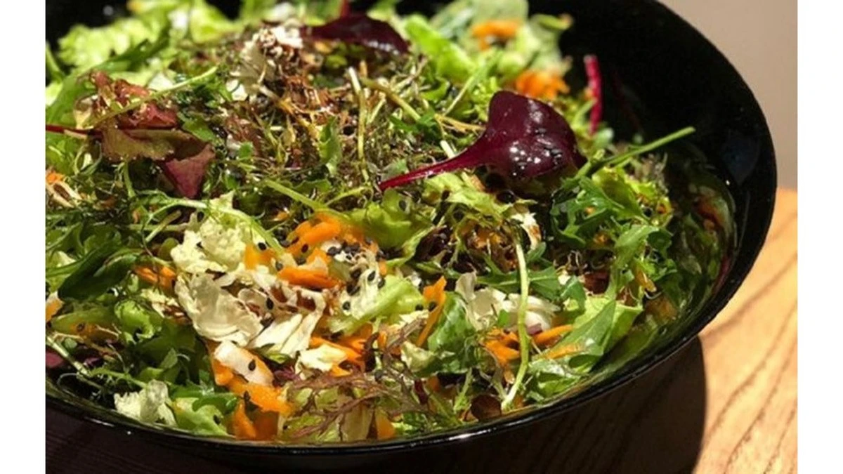 Por qué los jardineros expertos añaden una cucharada de cloruro de sodio al agua de sus plantas