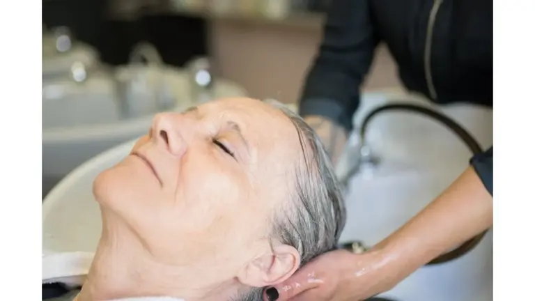 3 gotas de ácido en tu champú: mi cabello de 55 años comenzó a crecer como en mi juventud