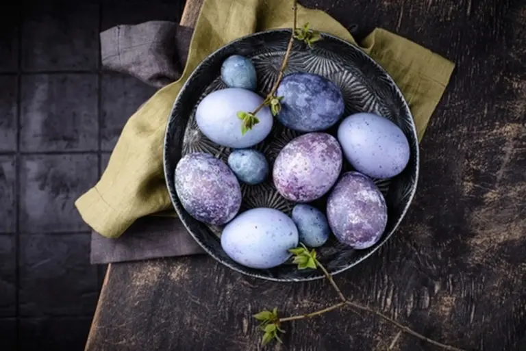 Hibisco: el secreto para huevos morados de Pascua, no rojos
