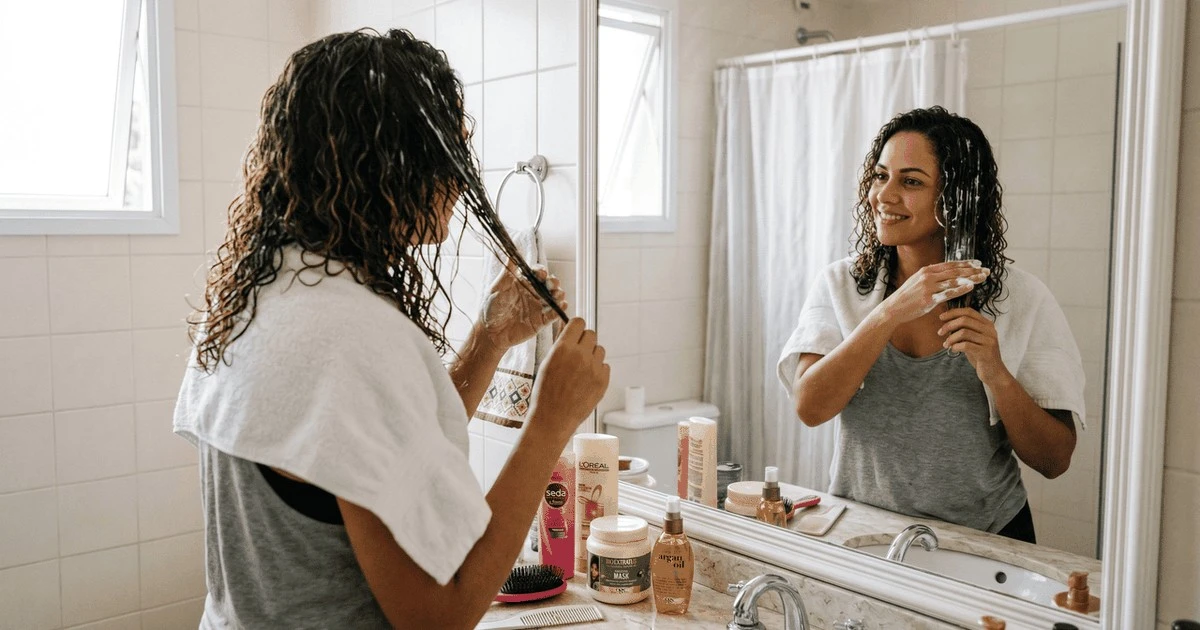 Las 5 claves para conseguir un pelo de revista en casa sin arruinarte