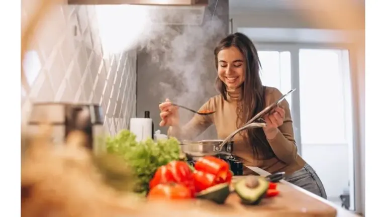 Por qué tu caldo siempre sale turbio: el secreto del chef reside en el momento de añadir la sal
